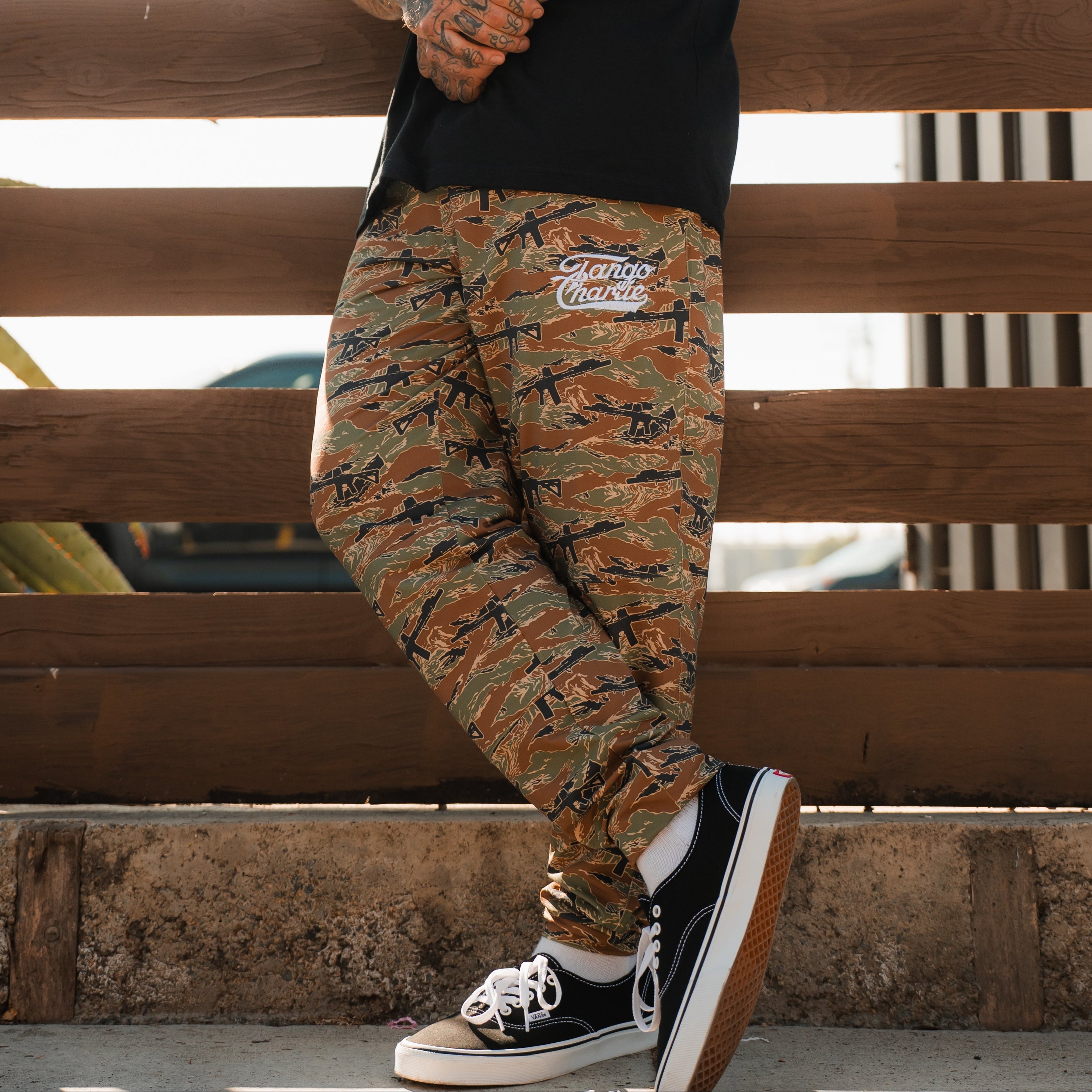 Men's Classic Premium Joggers | Snipes & Stripes